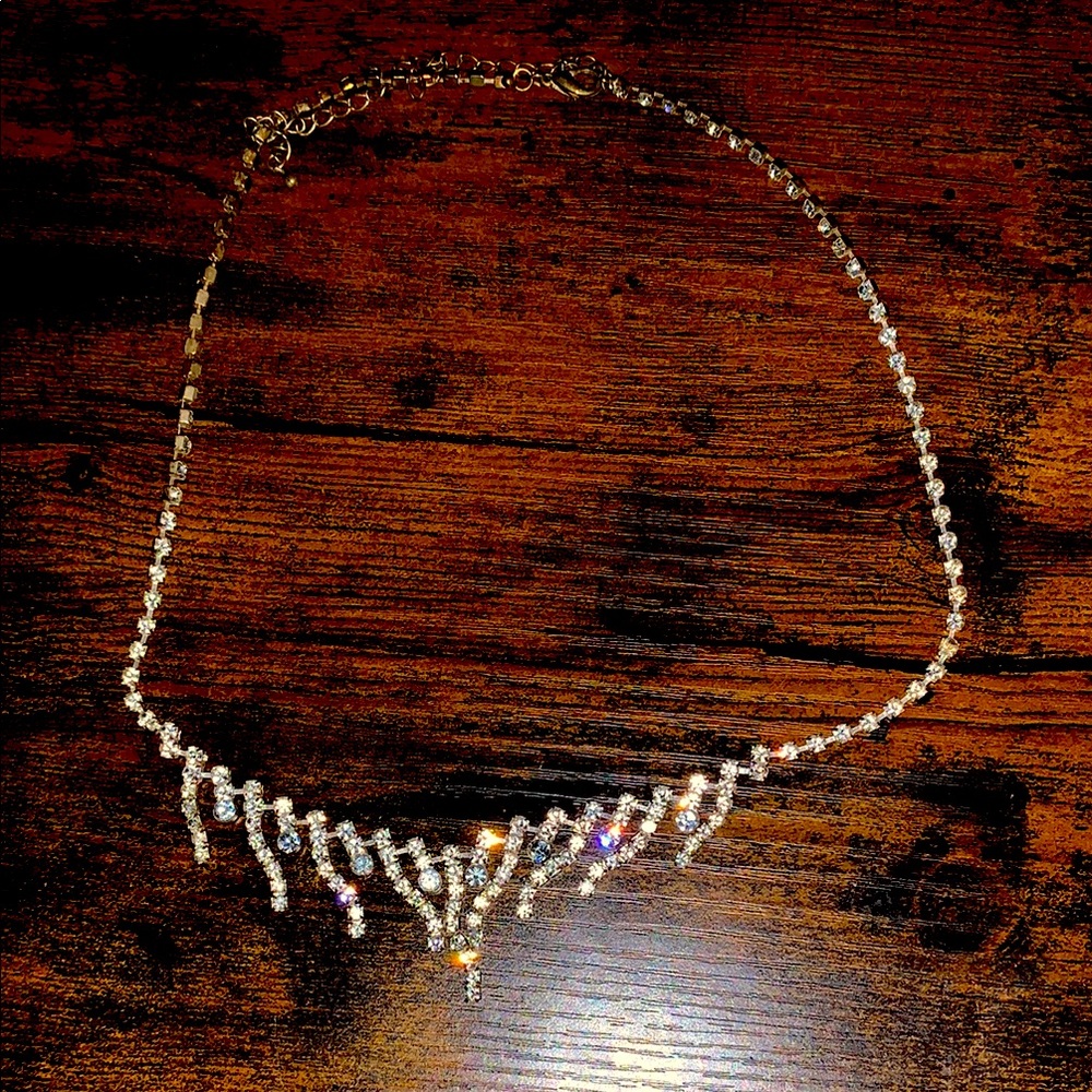 Elegant Silver Necklace